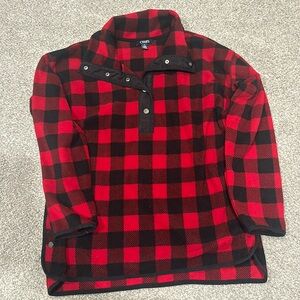 Buffalo plaid oversizeded fleece pullover. EUC, size small. Button sides
